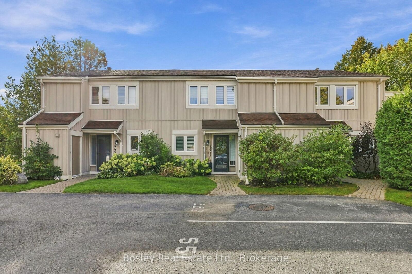 Property Photo:  552 Oxbow Crescent  ON L9Y 5B4 