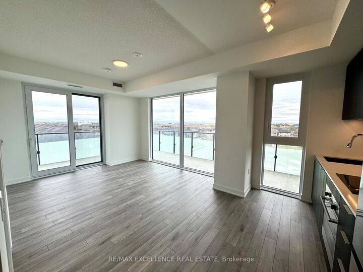 Property Photo:  15 Skyridge Drive 419  ON L6P 4S3 