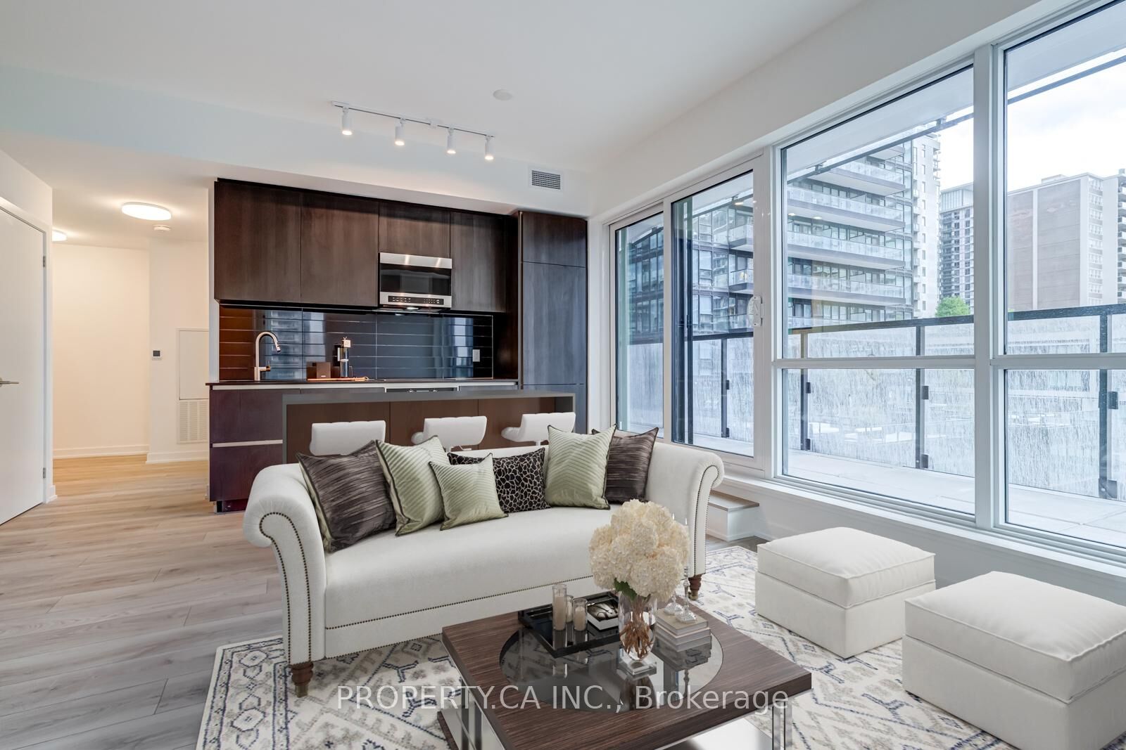 Property Photo:  120 Broadway Avenue 714N  ON M4P 1V7 