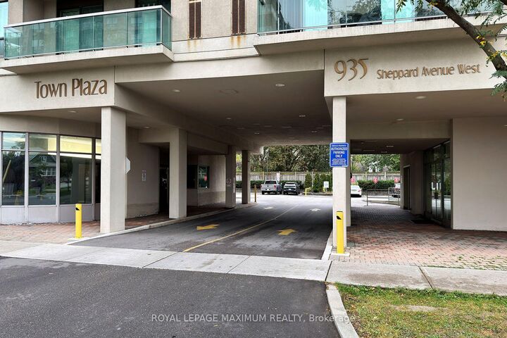 Property Photo:  935 Sheppard Avenue W 505  ON M3H 2T7 