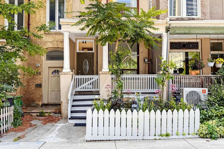 Property Photo:  198 McCaul Street  ON M5T 1W5 