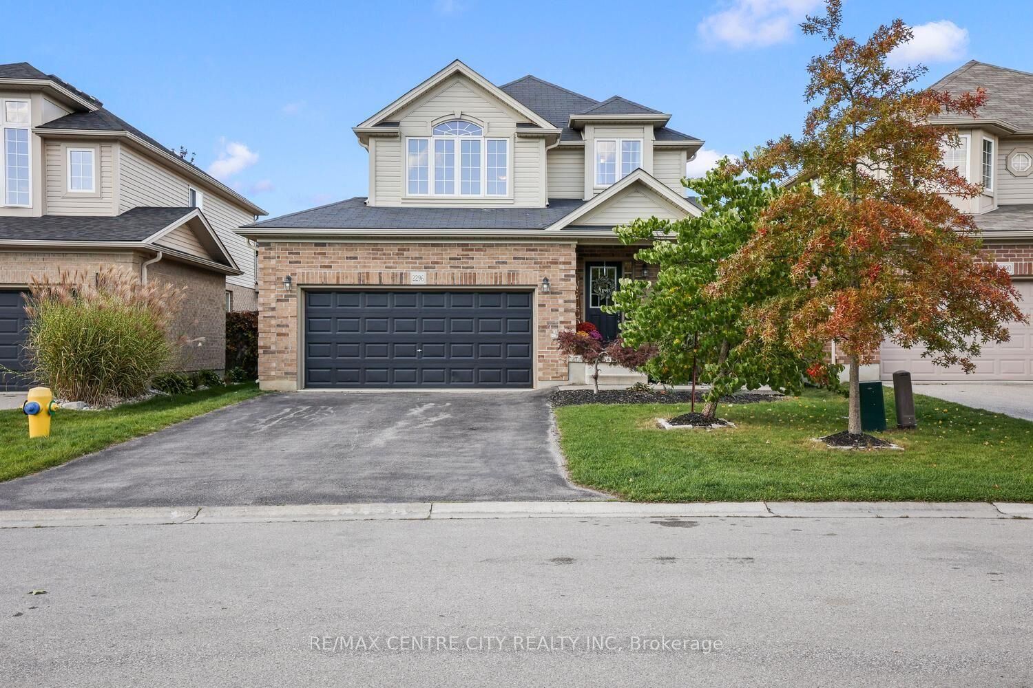 Property Photo:  2296 Yellowbirch Way  ON N6G 0L3 