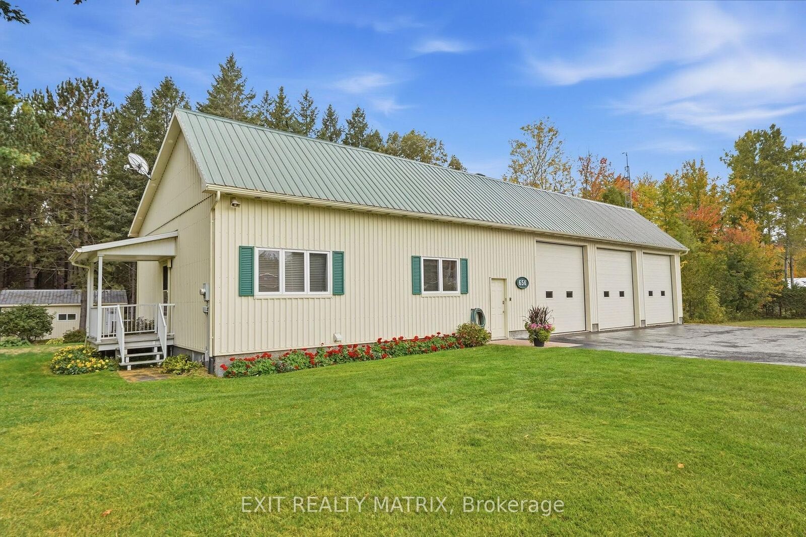 Property Photo:  656 Ch Station Road  ON K0B 1A0 