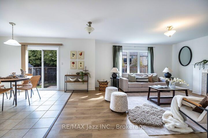 Property Photo:  10 Milner Court  ON K9V 0L2 