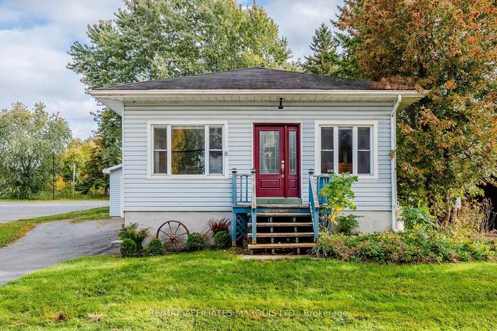 Property Photo:  8 Mechanic Street W  ON K0C 1T0 