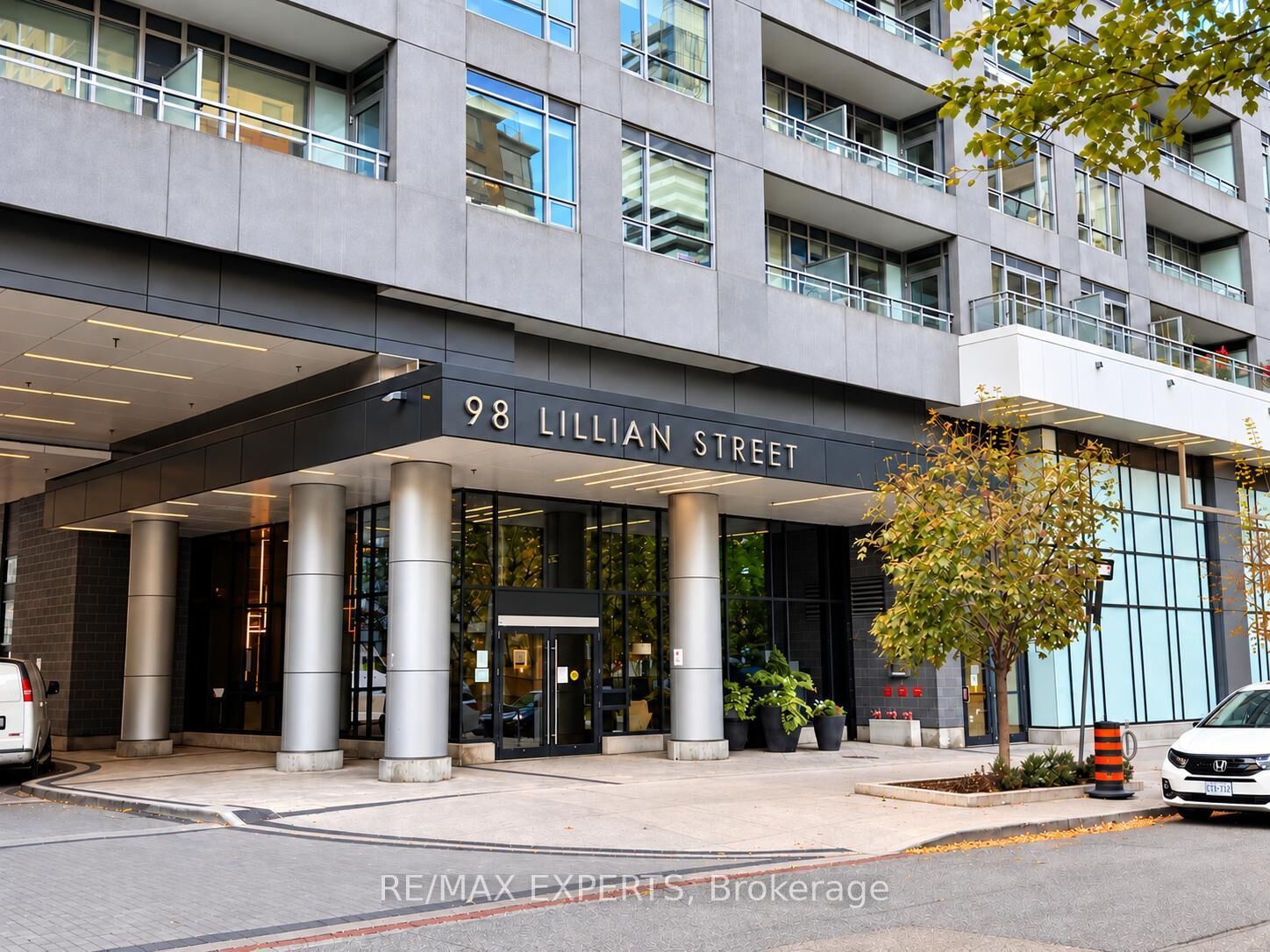 Property Photo:  98 Lillian Street 721  ON M4S 0A5 