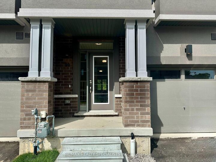 Property Photo: 660 Colborne Street 90 ON N3T 0Y7