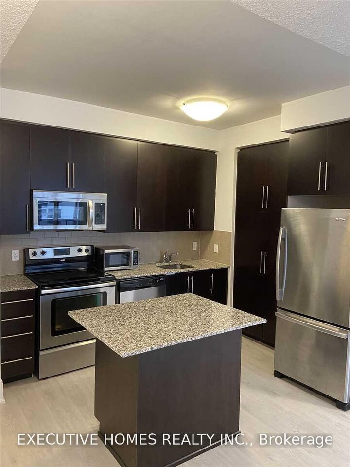Property Photo:  330 Burnhamthorpe Road 2707  ON L5B 3Y5 