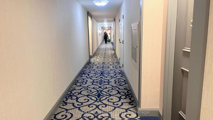 Property Photo:  343 Clark Avenue W 1403  ON L4J 7K5 