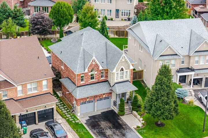 Property Photo: 6 McCandless Court ON L7C 3R7