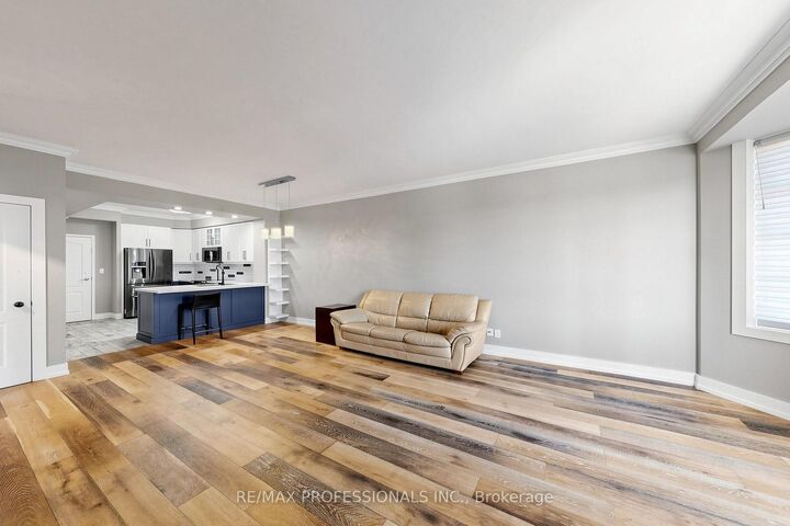 Property Photo:  3531 Lake Shore Boulevard W 206  ON M8W 1P4 