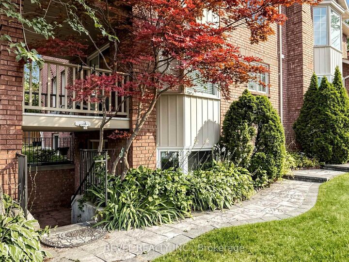 Property Photo: 831 Regal Crescent Lower ON L1X 2P8