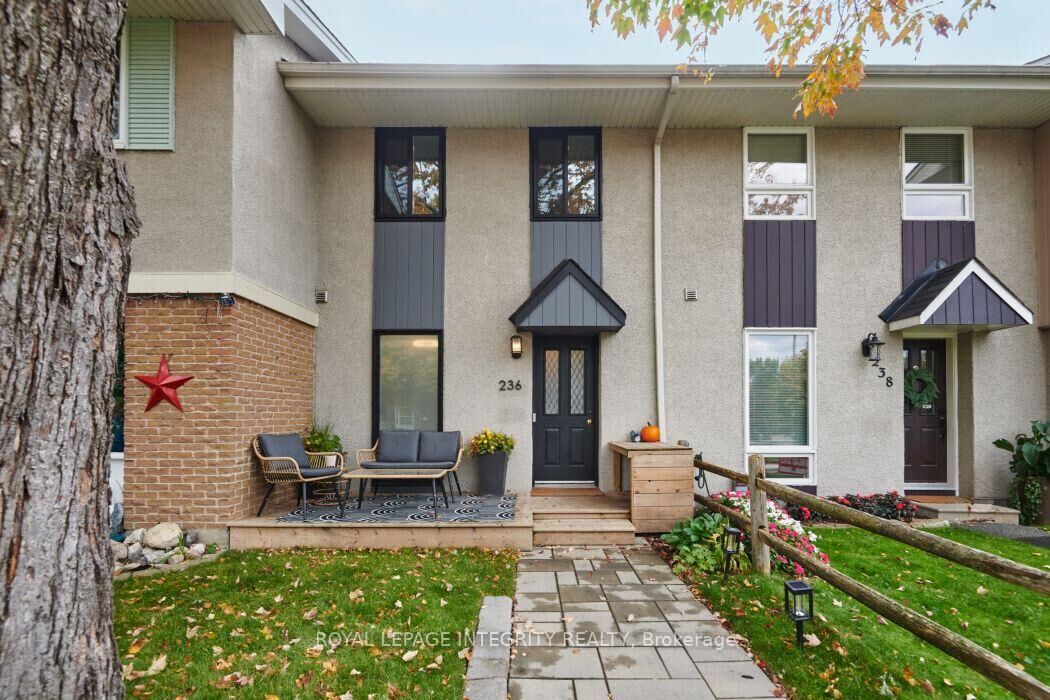 Property Photo:  236 Monterey Drive  ON K2H 7B2 