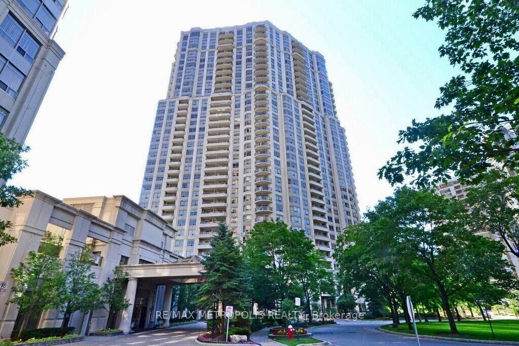Property Photo:  25 Kingsbridge Garden Circle 2612  ON L5R 4B1 