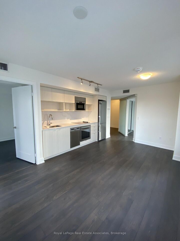 Photo de la propriété:  7 Mabelle Avenue 702  ON M5T 0C9 