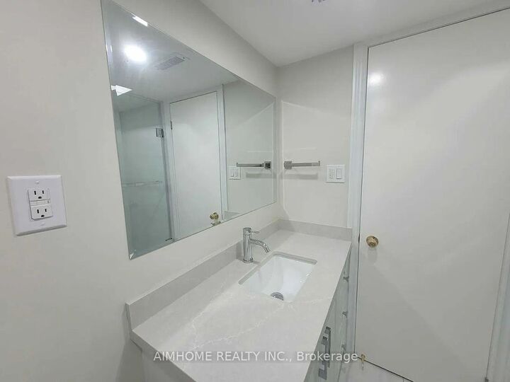 Property Photo: 39 Candlebrook Crescent ON M1W 4B3
