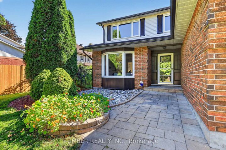 Property Photo:  120 Hawk Crescent  ON K1V 9G7 