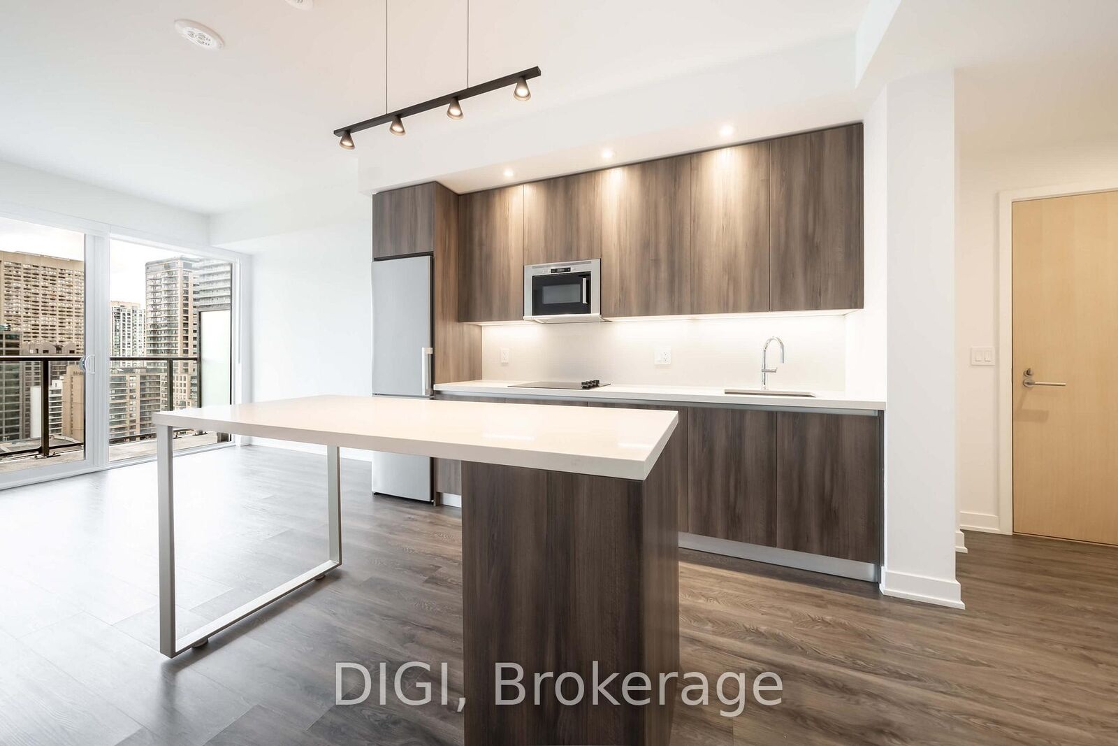 Property Photo:  8 Gloucester Street 3004  ON M4Y 0H8 