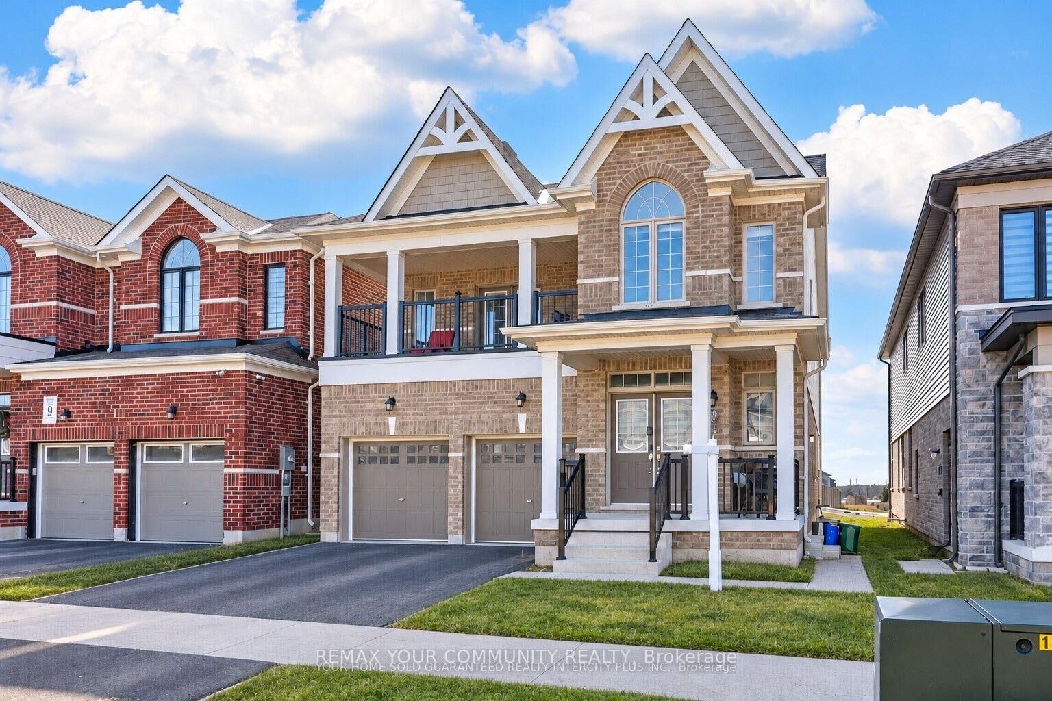 Property Photo:  15 Valleybrook Road  ON L9J 0L4 