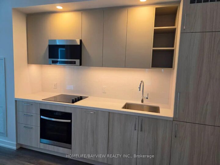 Property Photo: 5 Meadowdale Road 1402 ON L4K 0C7