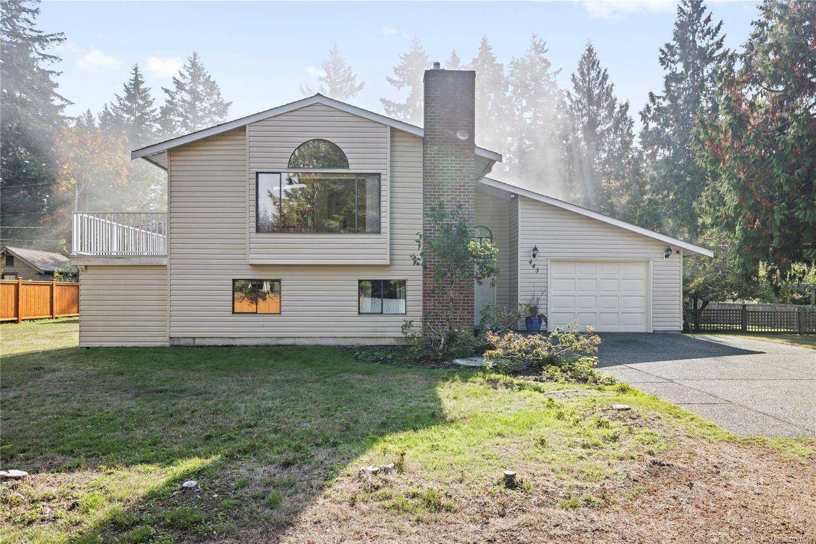 Property Photo:  443 Hoylake Rd W  BC V9K 1J5 