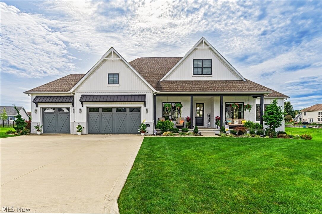 Property Photo: 5740 Shadow Ridge Circle NW OH 44720