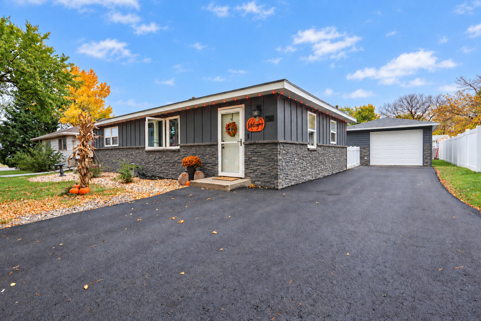 Property Photo:  307 S Vivian Street  SD 57401 