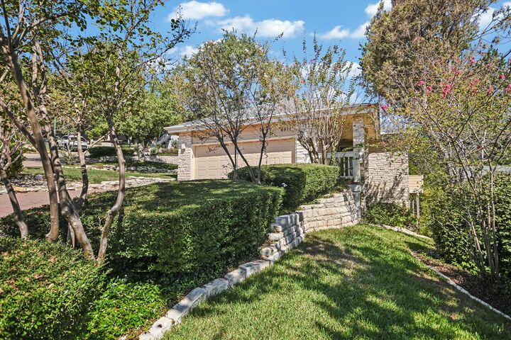 Property Photo: 6911 Cat Creek Run TX 78731