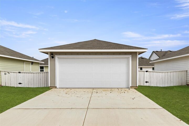 Property Photo: 412 Hortus Drive TX 78640