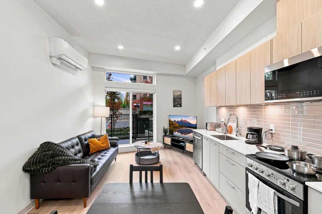 Property Photo:  1529 Oxford Street 111  BC V7J 0G2 