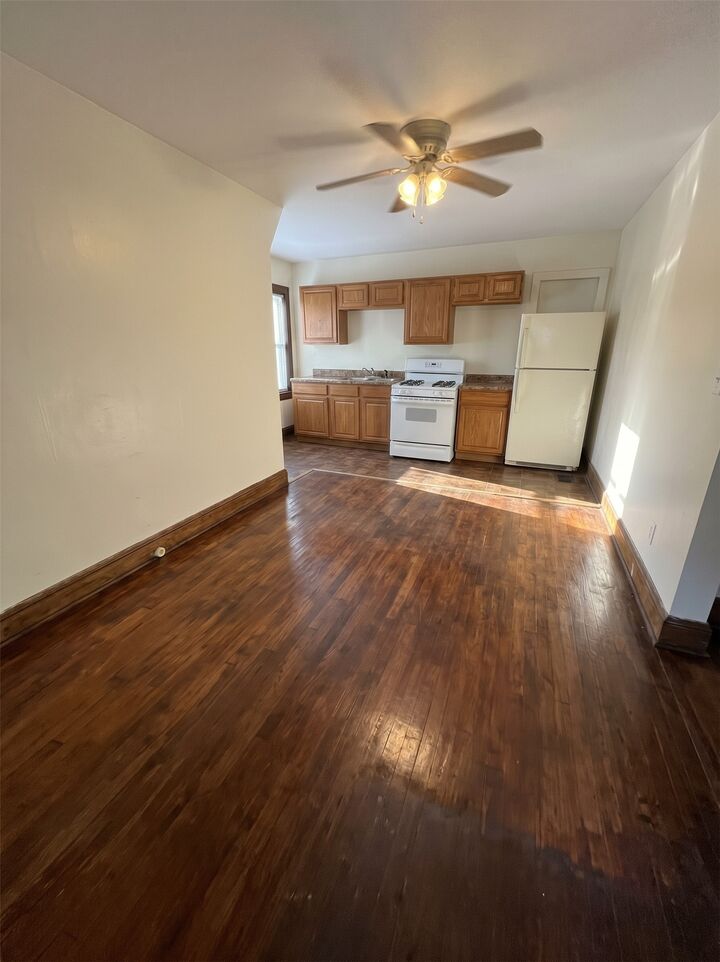 Property Photo:  65 Lake Ave 1A  NY 13905 