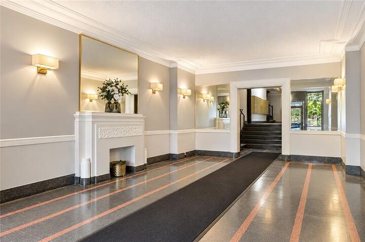 Property Photo:  125 Ocean Avenue 5D  NY 11225 