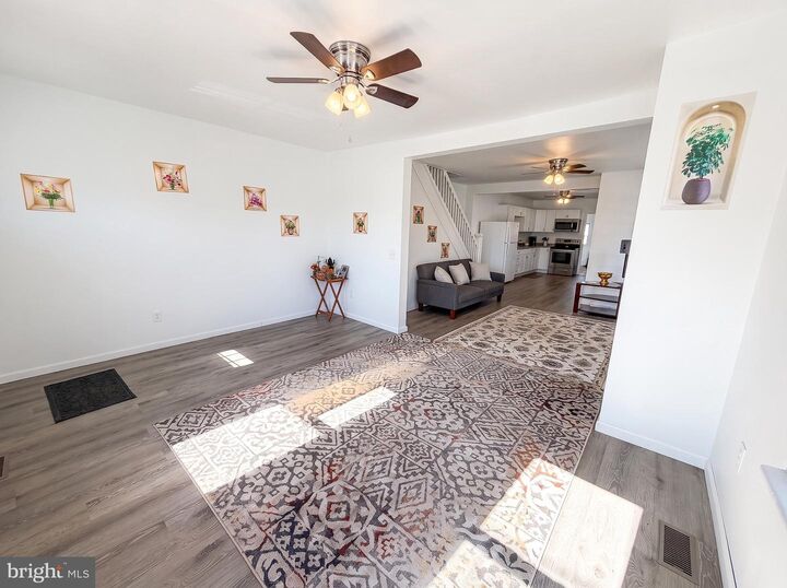 Property Photo: 829 E Poplar Street PA 17403