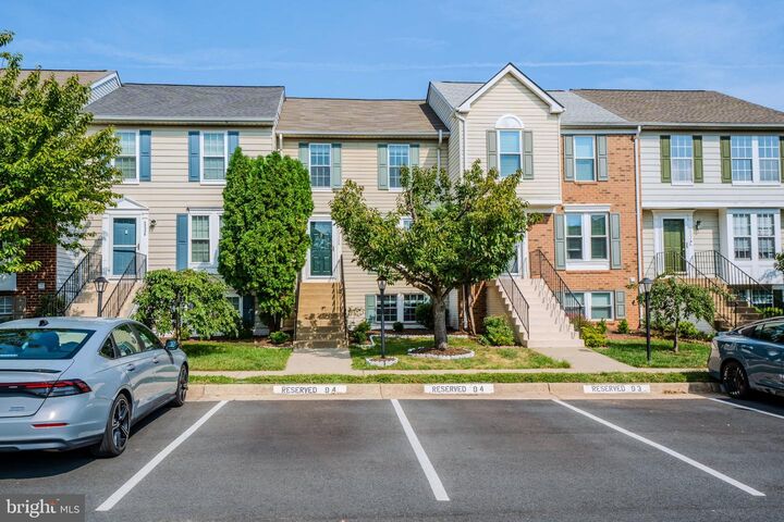 Property Photo:  45328 Gable Square  VA 20164 