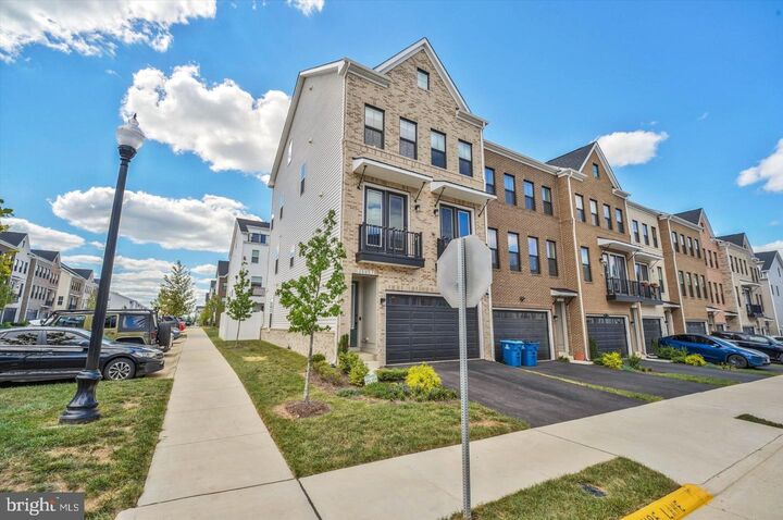 Property Photo: 23057 Blue Eagle Terrace VA 20148