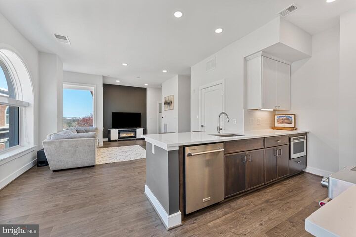 Property Photo:  635 Slaters Lane 405  VA 22314 