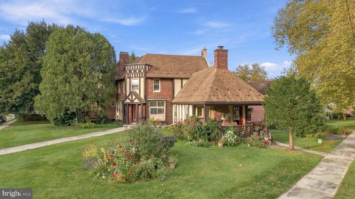 Property Photo:  2601 Hollywood Court  PA 19606 