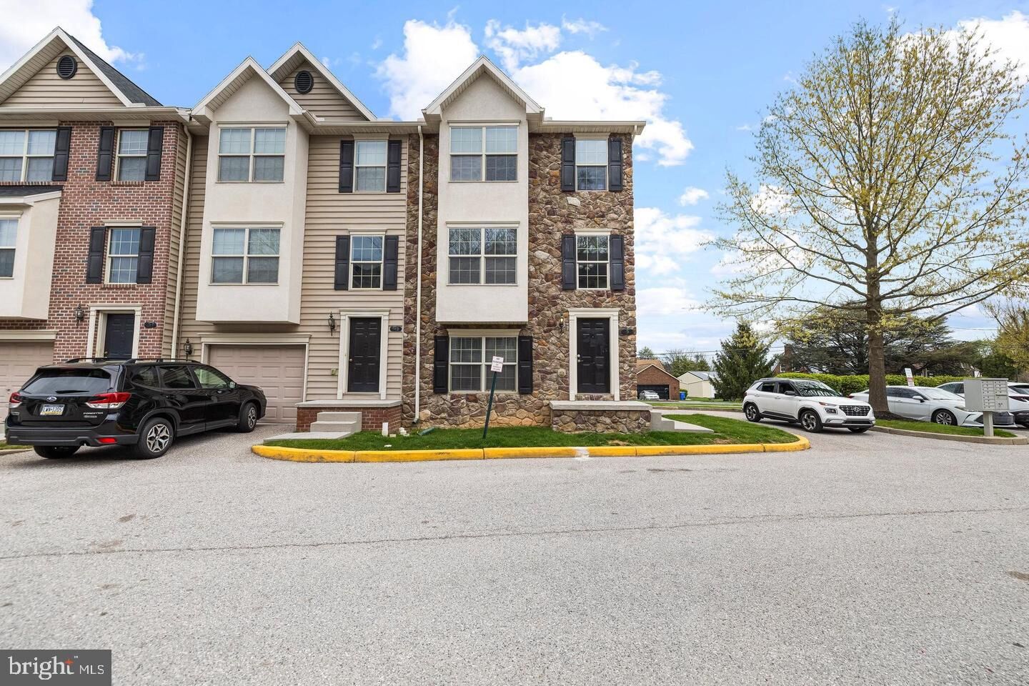 Property Photo:  27 Shady Tree Court  PA 17402 