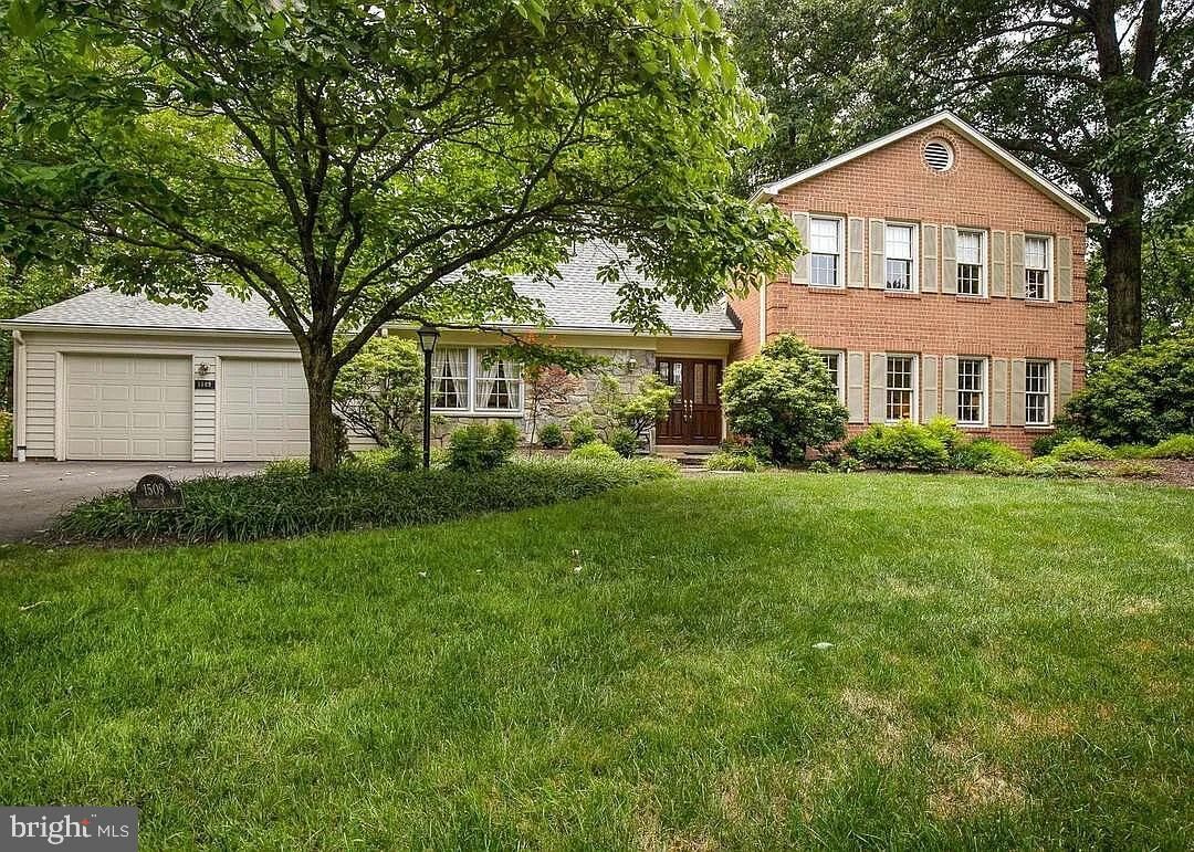 Property Photo: 1509 Snughill Court VA 22182