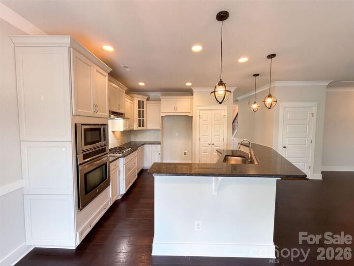 Property Photo: 7412 Canova Lane NC 28278