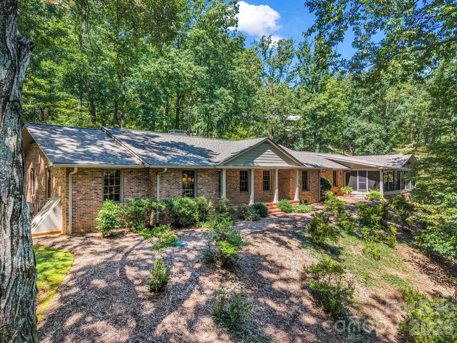 Property Photo:  280 Overlook Circle  NC 28782 