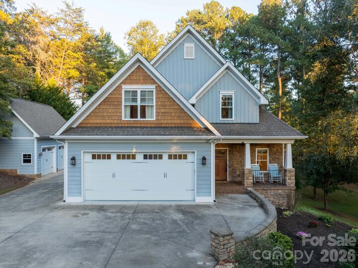 Property Photo:  5596 Bridgewater Drive  NC 28630 