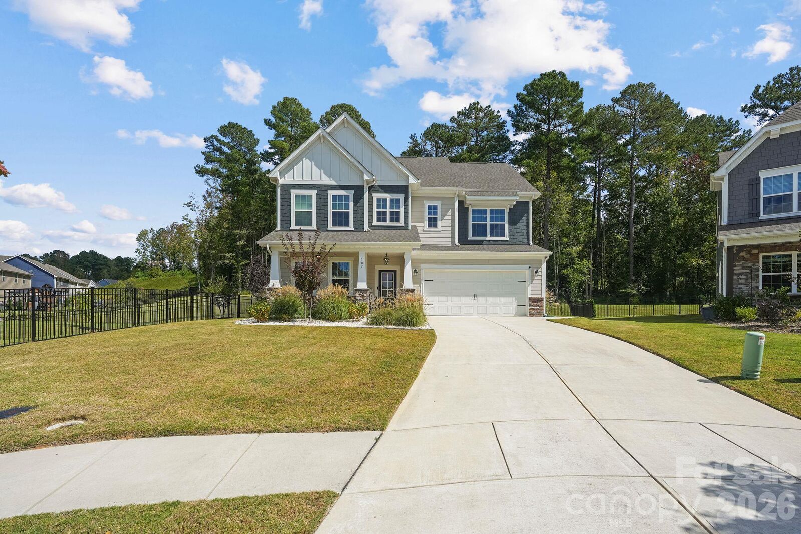Property Photo:  107 Hollywood Court  NC 28166 