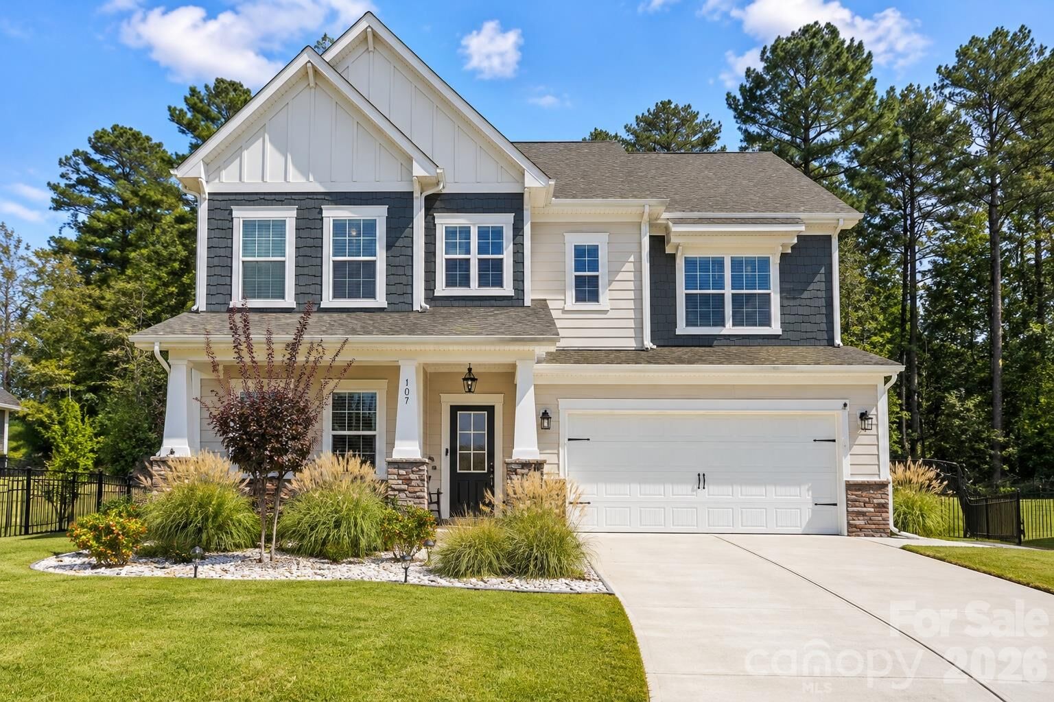 Property Photo: 107 Hollywood Court NC 28166