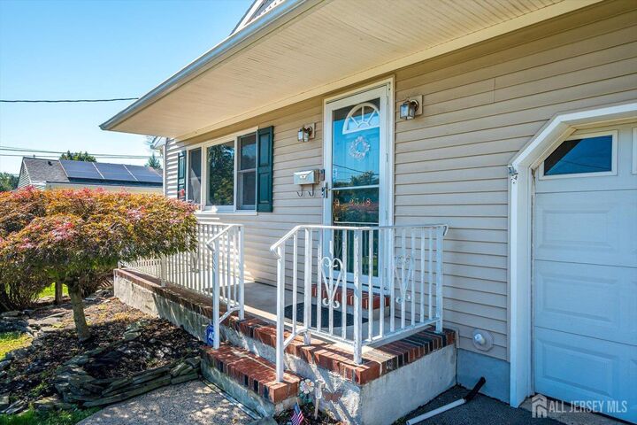 Property Photo:  2348 Holly Avenue  NJ 07080 