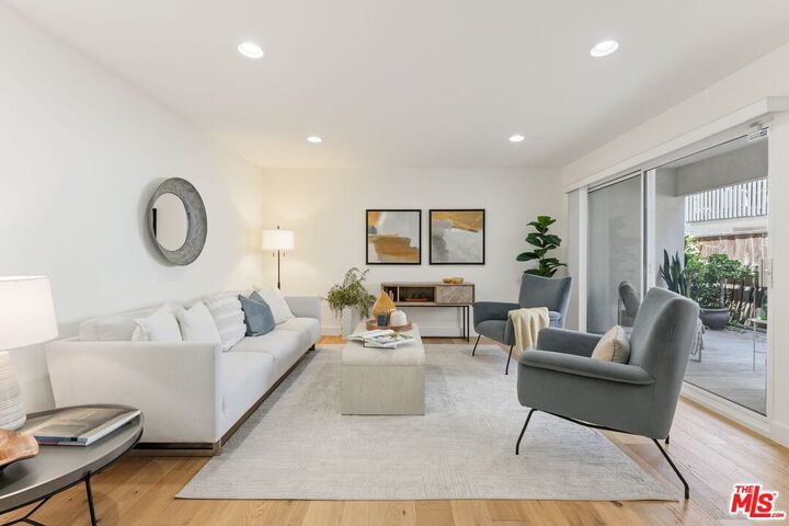 Property Photo: 446 San Vicente Blvd, Unit 106 CA 90402