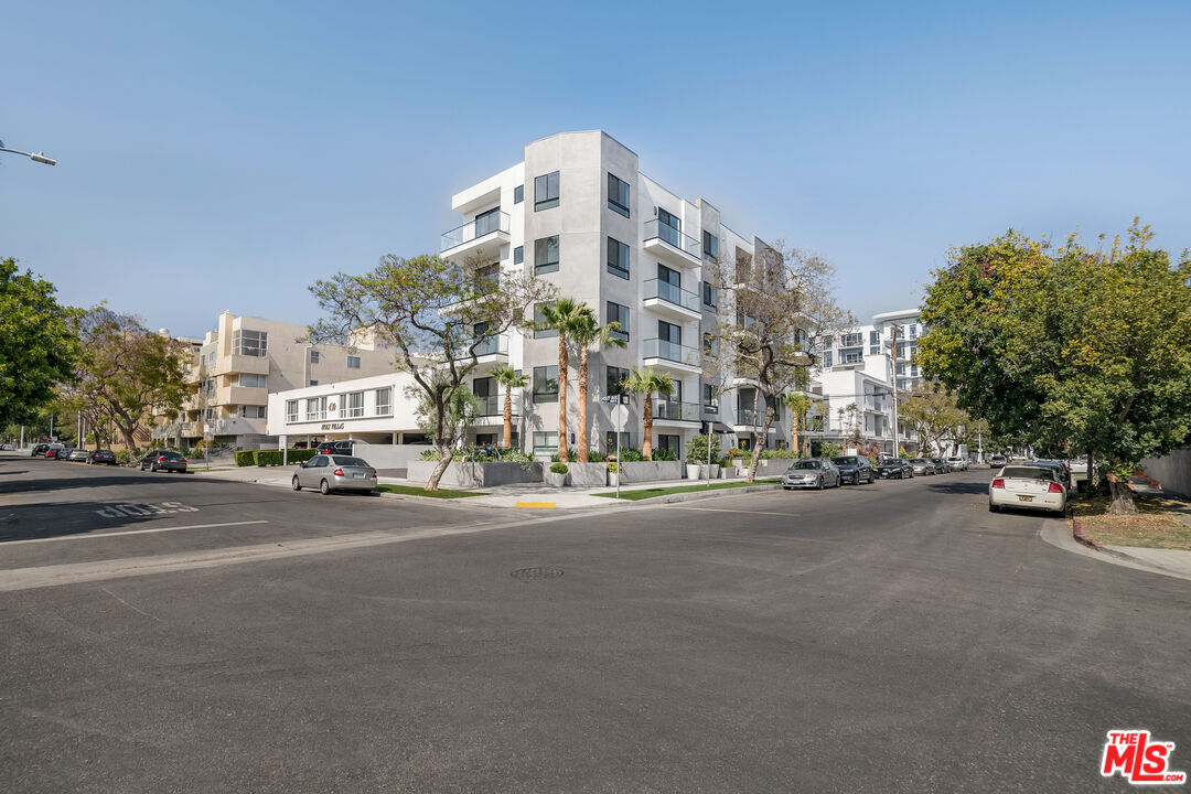 Property Photo: 8555 Colgate Ave, Unit 502 CA 90048