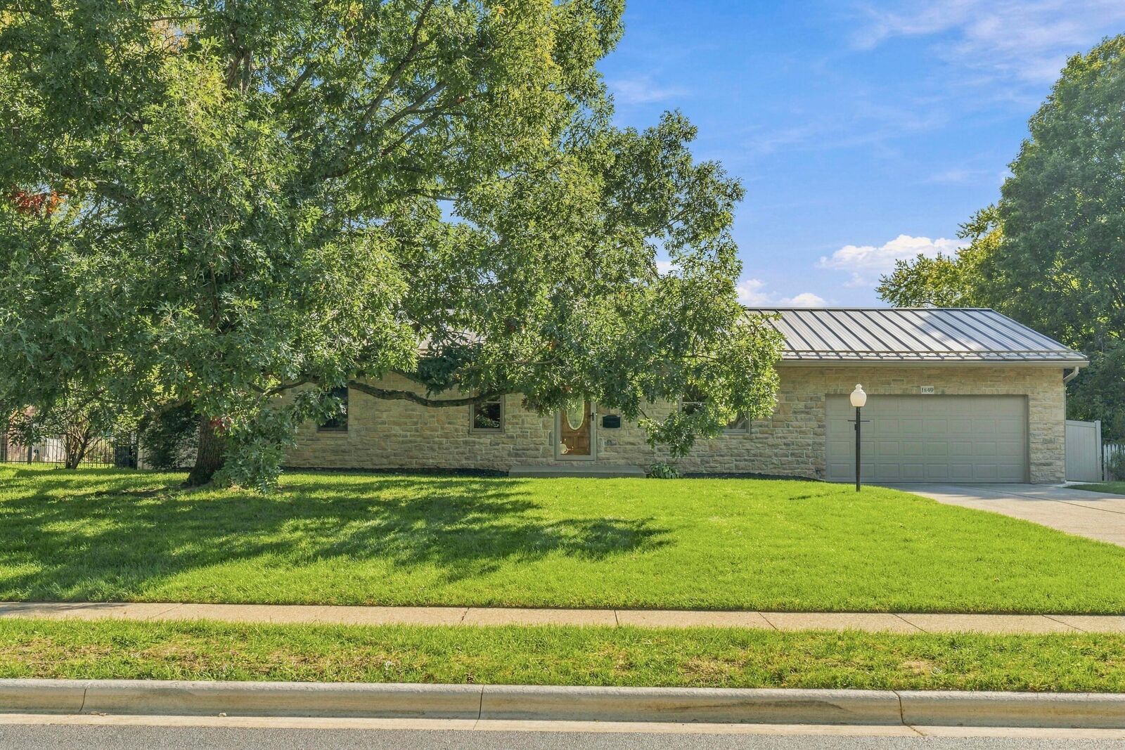 Property Photo:  1849 Kempton Drive  OH 43220 
