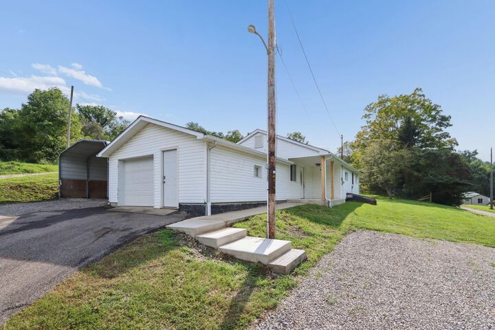 Property Photo: 17380 Texas SE Road OH 43056