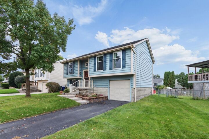 Property Photo:  6983 Endsleigh Drive  OH 43068 
